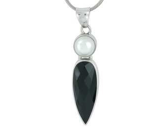 Simple Elagance Pearl and Onyx Pendant