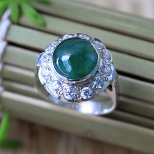The Perfect-Green Jadeite Jade (Grade A) and Topaz Gemstones Set in a 92.5% Silver Ring, Professionally Plated with 18K White Gold, 8 1/4 US
