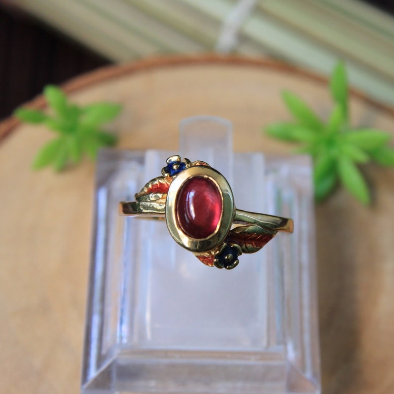 92.5 Silver with 18K Yellow Gold Plating and Thai Enamel Classic African Ruby Thai Styled Ring Size 6 34 US. Heated
