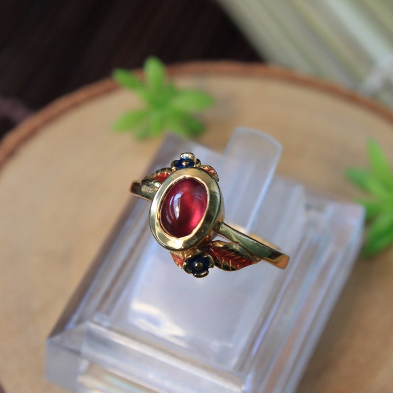 92.5 Silver with 18K Yellow Gold Plating and Thai Enamel Classic African Ruby Thai Styled Ring Size 6 34 US. Heated