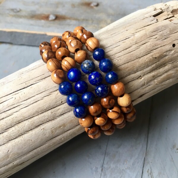 Olivewood from Bethlehem and lapis lazuli bracelet