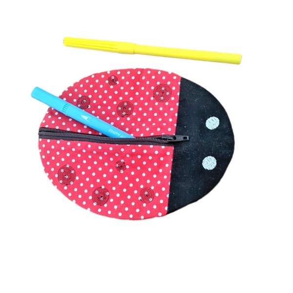 ITH Ladybug Reißverschlusstasche für 13x18 Rahmen, ohne sichtbare Nähte, gefüttert - Maschinenstickerei