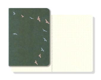 Yamamoto FLYING BIRDS Ro-Biki Notebook Shapes Series Serie de cuadrícula de puntos de 5 mm 3,5" x 4,9" / GA082