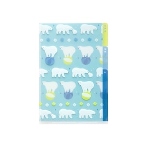 Puede incluir: Una carpeta de archivos de plástico azul con un patrón repetido de osos polares blancos y bolas azules y amarillas. La carpeta tiene tres pestañas azules, amarillas y verdes.