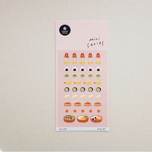 Könnte beinhalten: Eine Bogen mit Aufklebern, die verschiedene japanische Lebensmittel-Illustrationen zeigen, darunter Sushi, Onigiri und Bento-Boxen. Die Aufkleber befinden sich auf einem weißen Hintergrund mit dem Text "mini series" und "No. 120", der auf dem Bogen gedruckt ist.