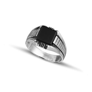 Anillo de hombre en plata de ley 925 con piedra de ónix