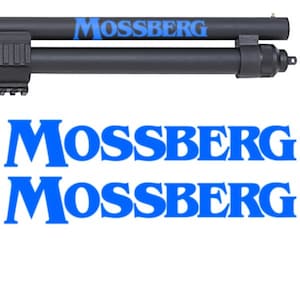 Mossberg ビニール デカール ステッカー 2 枚。ショットガン ガンケース ガンセーフ 車の窓 タブレット PC 壁 iPhone ラップトップ ノートブック iPad Macbook などに適用。