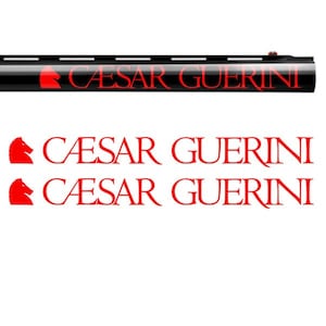 2x Caesar Guerini Vinyl Decal Sticker voor Shotgun Wapenkoffer Wapenkluis Auto Raam Tablet PC Muur iPhone Laptop Notebook iPad Macbook etc.