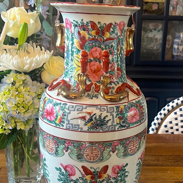 Huge Vintage Chinese Famille Rose Medallion vase, chinoiserie 18.5”