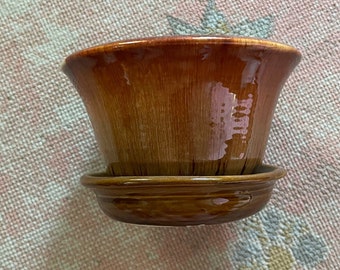 1979 Dryden pottery flower pot