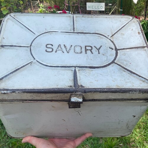 Vintage shops Savory tin bread box