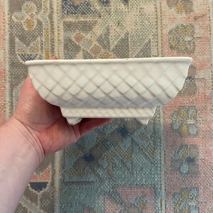 Vintage USA pottery diamond pattern planter cream