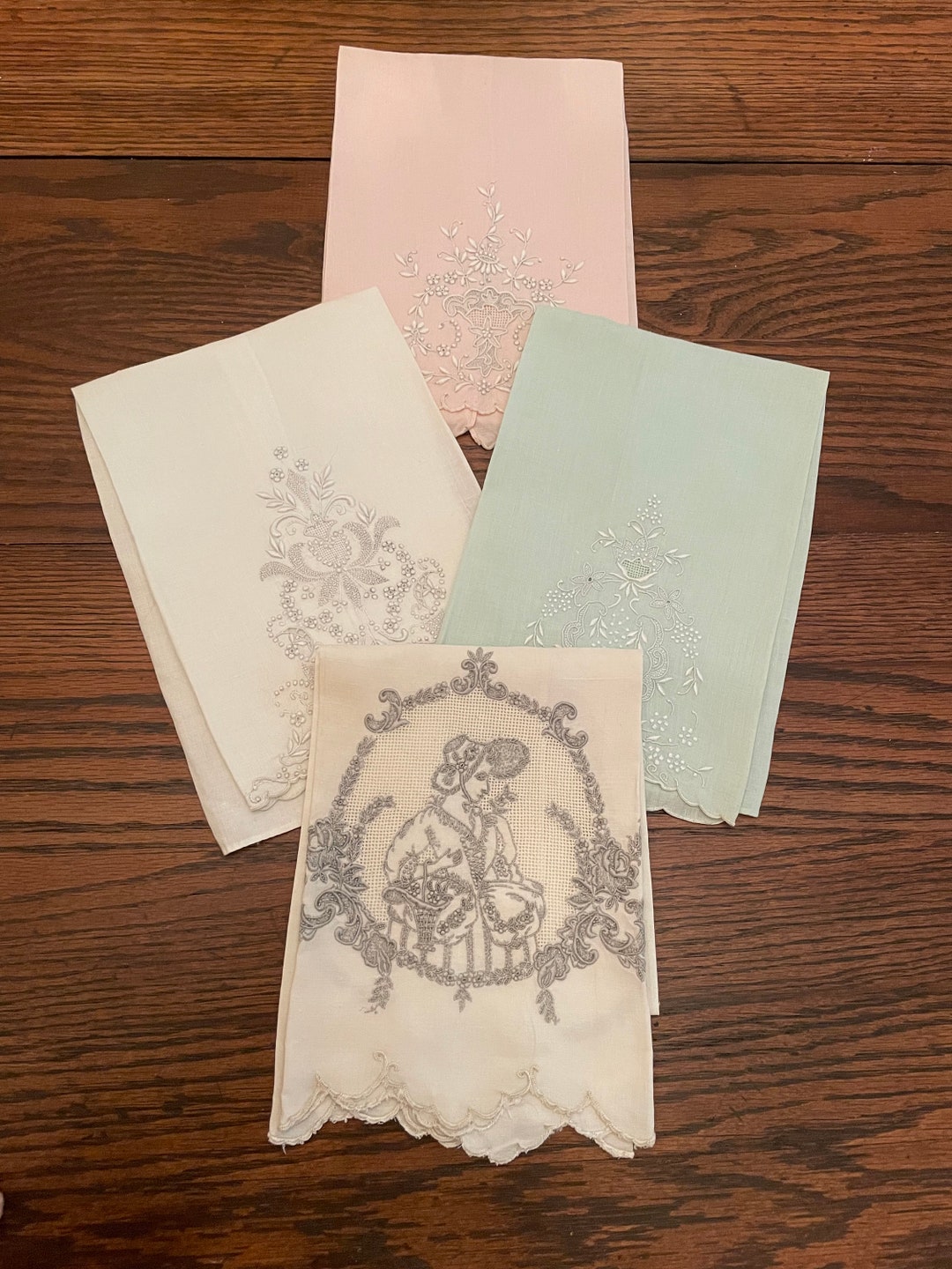 4 Vintage Embroidered Hand Towels Etsy