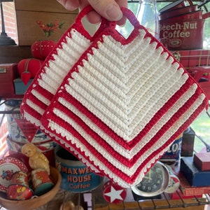 Vintage handmade red white crochet pot holders-set of 2