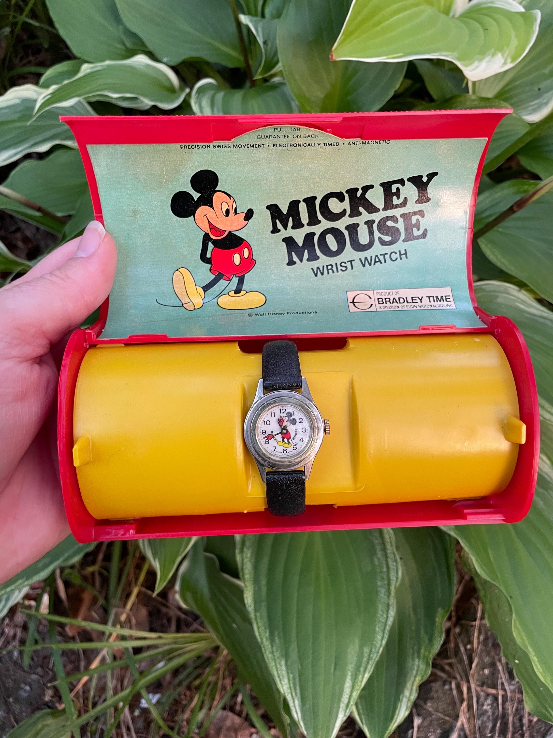 ミッキーマウス　Bradley Mickey Mouse Watch Vintage 1970s Child's Size Walt Disney Bradley Elgin Mickey Mouse