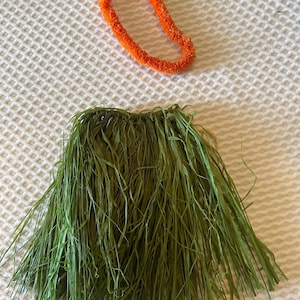 1963 Barbie in Hawaii raffia grass skirt and orange lei