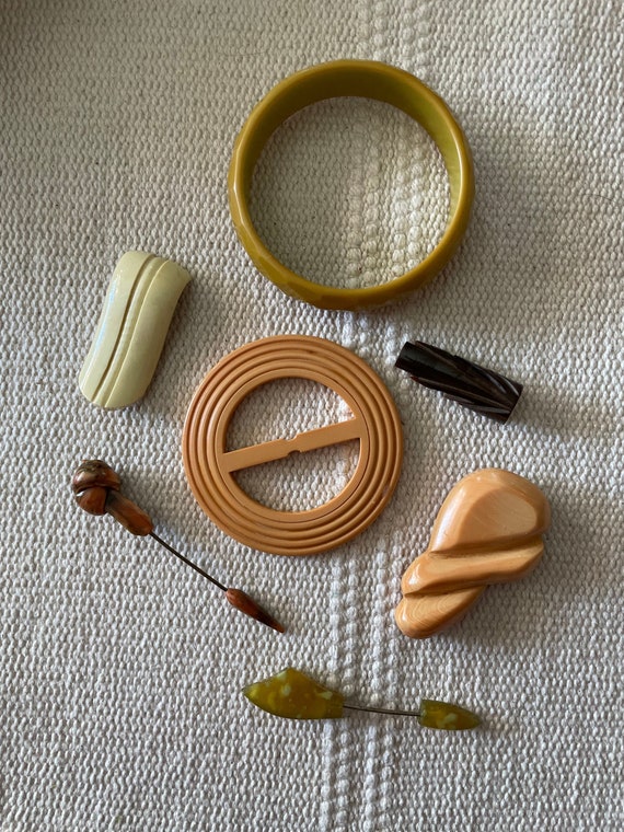 Vintage Bakelite and Celluloid jewelry lot