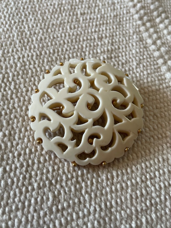 Vintage white medallion brooch by Monet - image 2