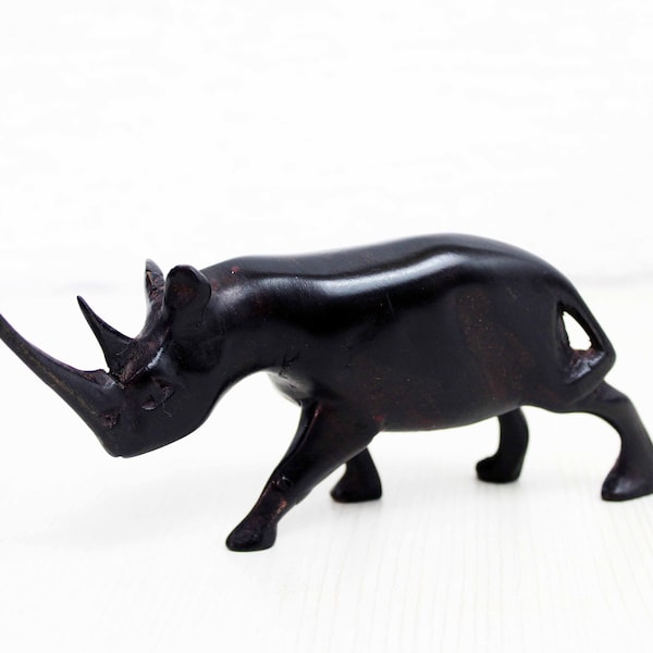 Figurine en bois de rhinocéros 1970