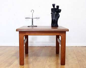 Table basse en teck de Niels Bach, Table d'appoint scandinave 1970