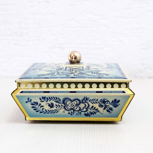 Art-Deco-Box oder Bonbonschachtel mit Jugendstilmuster