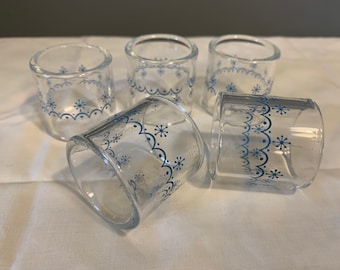 Vintage Corelle Glass Napkin Rings, Blue Snowflake Garland, Set of 5.