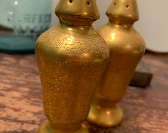 Vintage Pickard Gold Porcelain Salt and Pepper Shakers, Rose and Daisy Etched Flowers, Mid Century Salt and Pepper Shakers