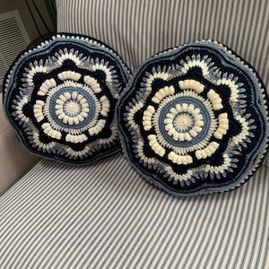 Round Accent Pillows