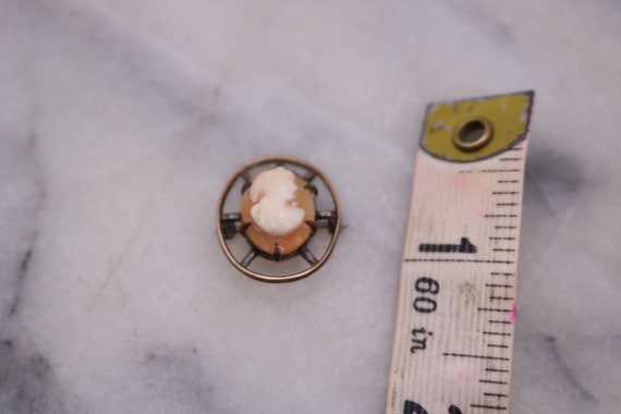 Tiny Art Deco openwork carved shell cameo pin bro… - image 9