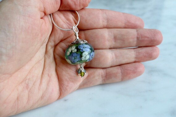 Hand blown Italian art glass bauble pendant on st… - image 1