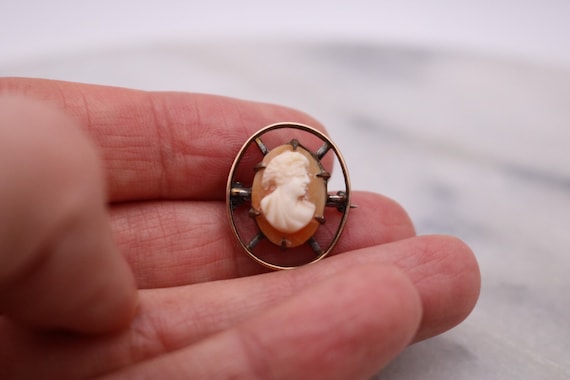 Tiny Art Deco openwork carved shell cameo pin bro… - image 4