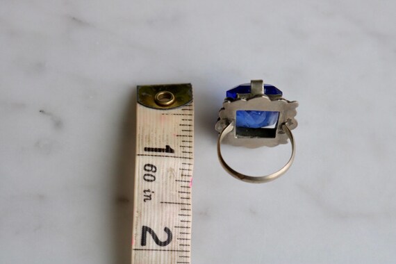 Brilliant blue vintage Art Deco statement ring - image 10