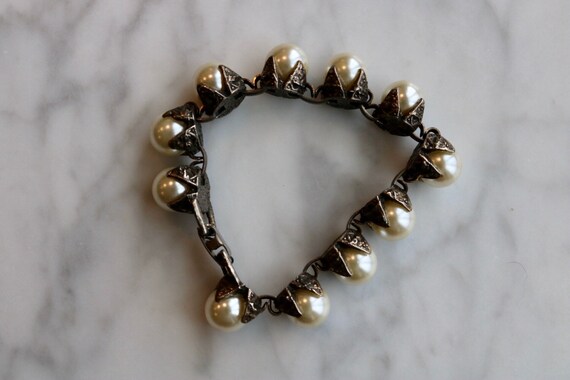 Large faux pearl bracelet with ornate links setti… - image 2