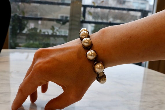 Large faux pearl bracelet with ornate links setti… - image 3