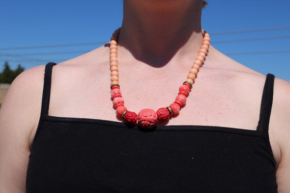 Vintage hand carved dyed in coral colors shell an… - image 3
