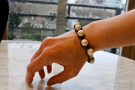 Large faux pearl bracelet with ornate links setti… - image 9