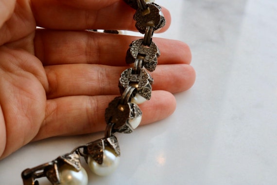 Large faux pearl bracelet with ornate links setti… - image 4