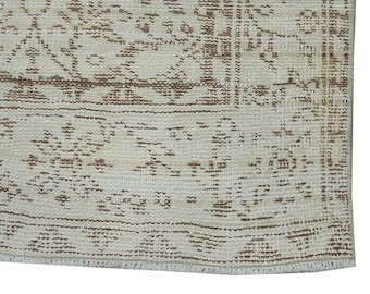 Alfombra de lana turca tejida a mano color marfil de 5x9 pies / Alfombra floral vintage desgastada / Decoración neutra para dormitorio
