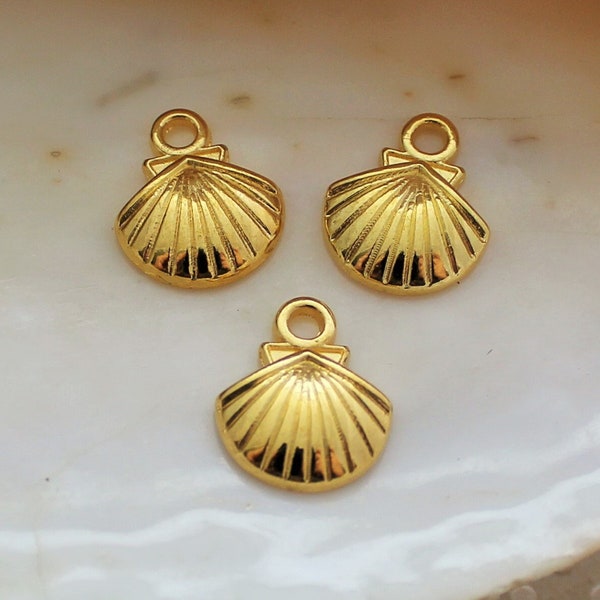 20/50/100 PCS Bright Gold Sea Shell Charms - 14x12mm Lead and Cadmium Free