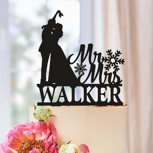 Winter Wedding Cake Topper, Christmas Wedding Cake Topper, Snowflake Wedding cake topper, Bride and Groom kissing under the mistletoe 0551