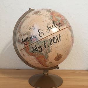 Personnalisez-moi Globe pour livre d'or de mariage, globe personnalisé, globe de calligraphie, globe avec lettres manuscrites, globe bleu marine et or, globe de citation, livre d'or image 1