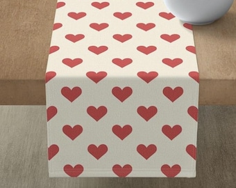 Chemin de table Saint-Valentin, chemin coeur rouge grange Saint-Valentin, chemin de fer Saint-Valentin, décoration Saint-Valentin, fête de la Saint-Valentin 13 x 72"