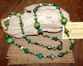 Sautoir, collier long "Métissage" sur ficelle de lin ciré et perles variées dans les tons verts.