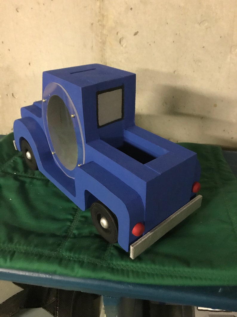 Pickup truck piggy bank image 3