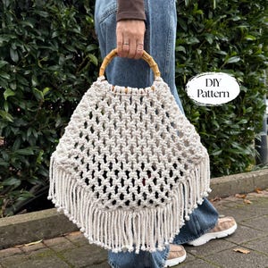 Modello per borsa in macramè fai da te - Crea la tua borsa a rete fatta a mano in stile boho chic. Scarica subito il modello in PDF per la borsa in macramè.