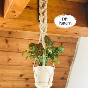 PDF pattern Macrame spiral plant hanger, DIY, macramé pattern beginner, DIY macrame, step by step, how to plant hanger