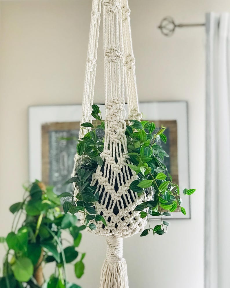 Elegant Macramé Plant Hanger DIY Pattern - Stylish Boho Home Decor ...