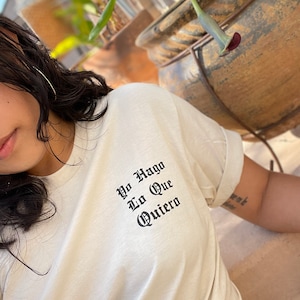 Vieux t-shirt anglais hago lo que quiero, chemise latina power, idée cadeau latina, idée cadeau pour les hispaniques, chemise d&#39;été faite main appartenant à une latina