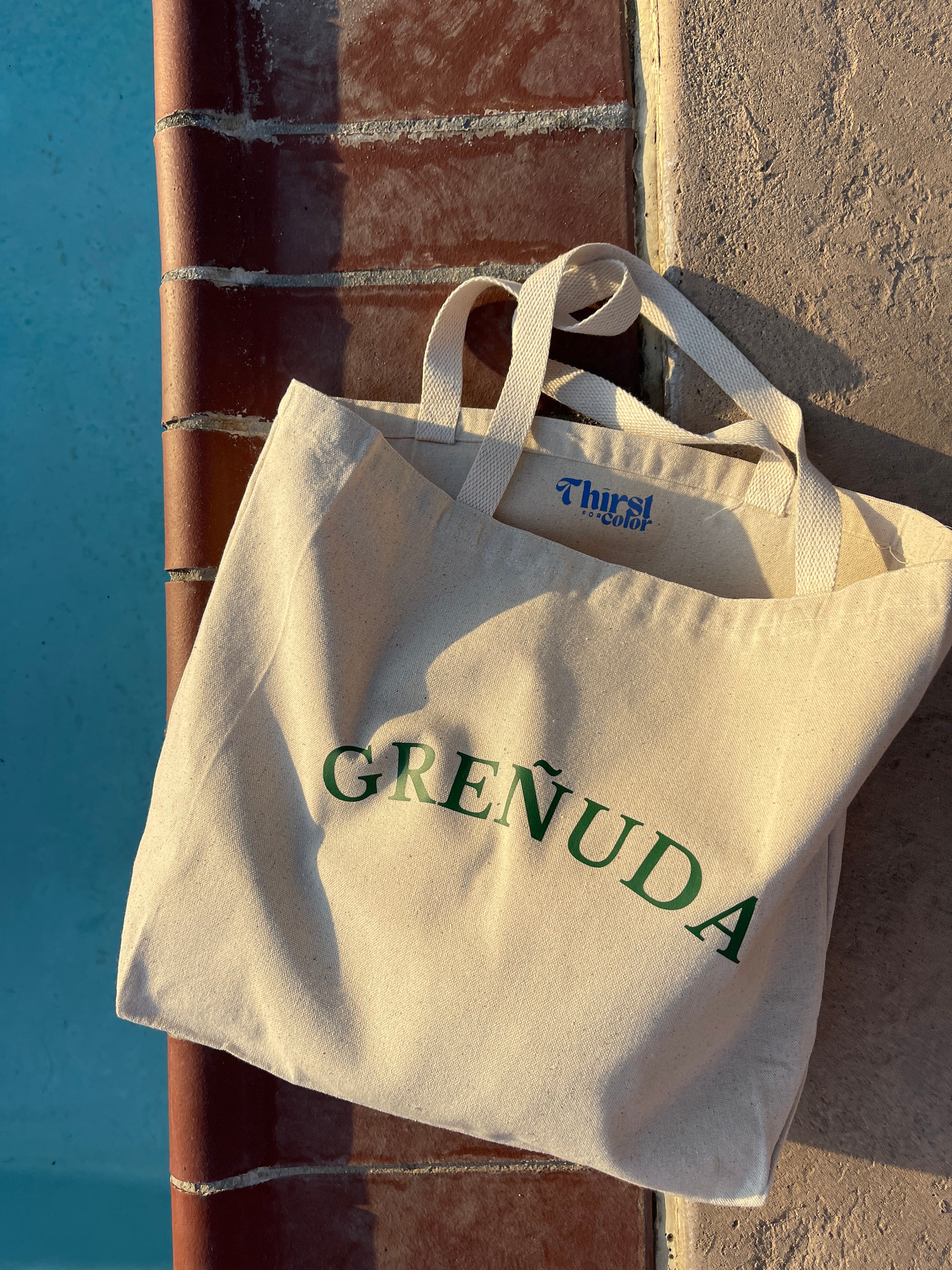 Greñuda キャンバス コットン トートバッグ - ラティーナ オウンド 