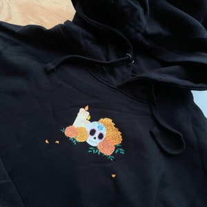 Sudadera con capucha de ofrenda del Día de Muertos. Sudadera con capucha de flor de cempasúchil, suéter del Día de Muertos, sudadera con capucha informal hecha a latina. Regalos para latinas, Día de Muertos.